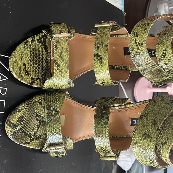 Green Snakeskin Sandal - Picture 2 of 4